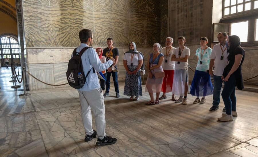 Istanbul: Hagia Sophia & Basilica Cistern Tour with Tickets - Guide Quality: Clear English, Strong Energy, and Helpful Corrections