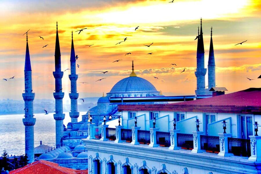 Istanbul: Hagia Sophia & Blue Mosque Entry Tickets - Meeting Your Host at Dsign Cafe (So You Start Calm)