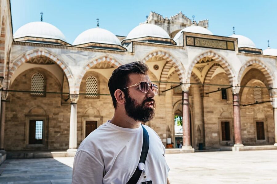 Istanbul: Hagia Sophia, Blue Mosque, Suleymaniye Mosque Tour - Süleymaniye Mosque: Mimar Sinan’s big idea on the Third Hill