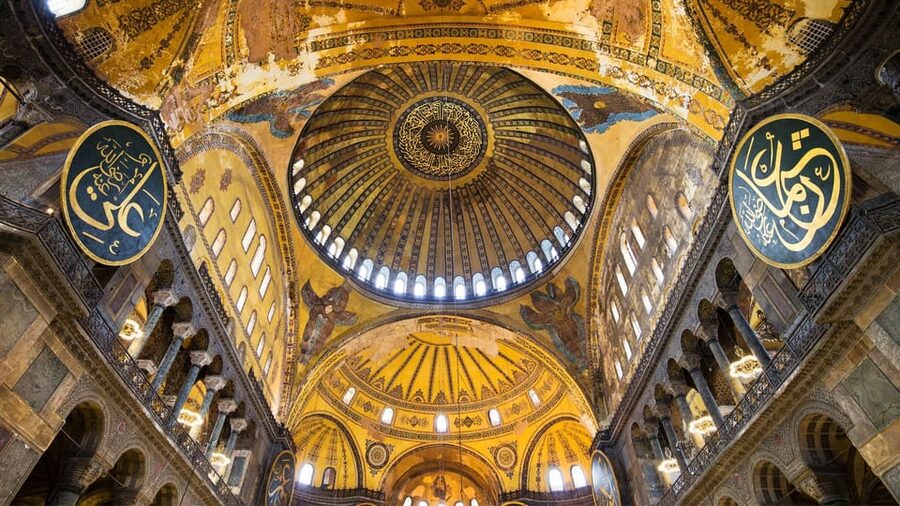 Istanbul: Hagia Sophia Guided Tour with Expert Guide - Hagia Sophia, 1,500 Years at Walking Speed