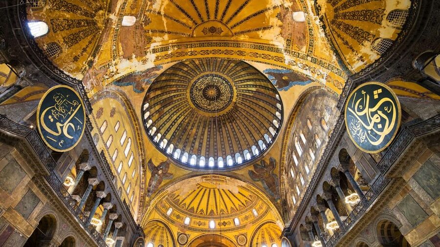 Istanbul: Hagia Sophia Guided Tour with Skip-the-Ticket-Line - Meeting Behind the Blue Mosque: Where the tour starts
