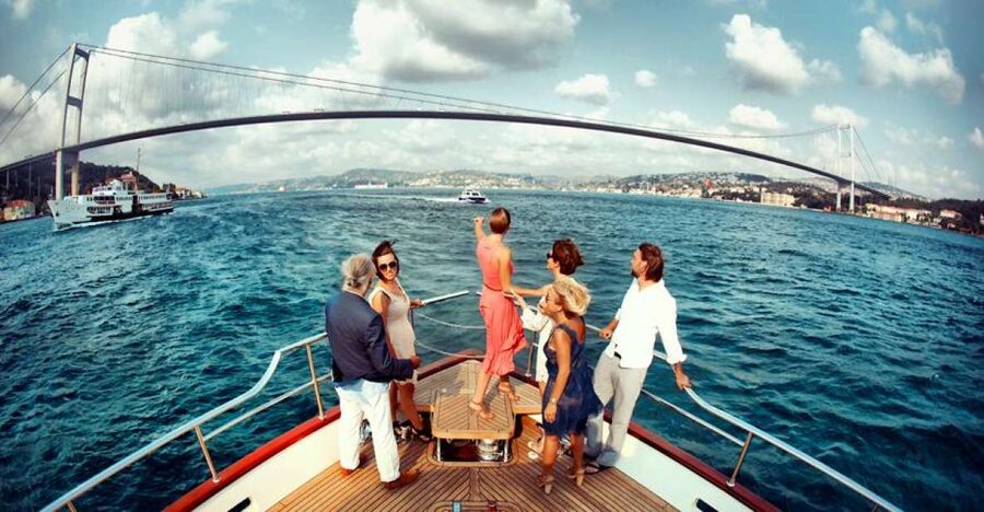 Istanbul: Half-Day Cruise and Cable Car to Pierre Loti Hill - When the Cruise Ends: The Golden Horn by Bus (and Why It Matters)
