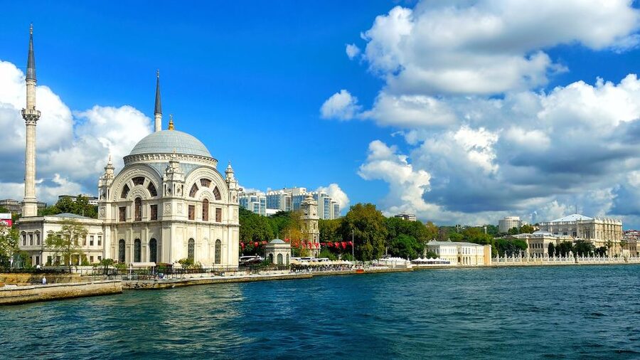 Istanbul: Half-Day Cruise and Cable Car to Pierre Loti Hill - Sultanahmet Finish: Where the Dots Start Connecting
