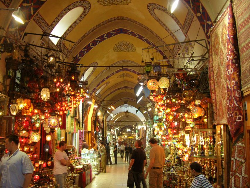Istanbul: Half-Day Morning Hagia Sophia & Blue Mosque Tour - Hagia Sophia: what you should focus on beyond the big dome