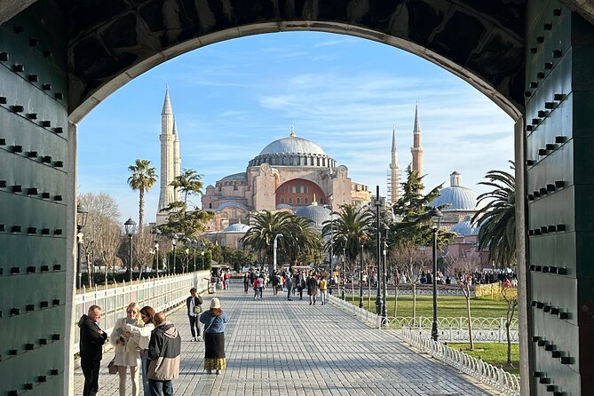 Istanbul Highlights Blue Mosque, Hagia Sophia, Cisterns and More! - Divanyolu Street and Nuruosmaniye Camii: a break from the big-ticket names