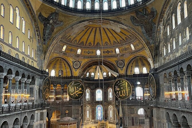 Istanbul Highlights guided tour - The obelisk trio: Walled Obelisk, Serpent Column, Theodosius Obelisk