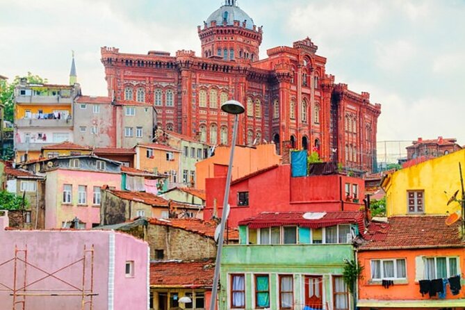 Istanbul in Colors: Balat Tour - Misir Çarşısı start: Spice Market with an organized first step