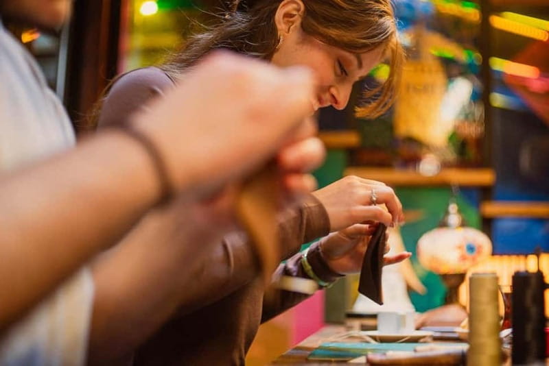 Istanbul: Leather Crafting Workshop with Snacks and Drinks - Saddle stitching: the strength behind the stitch