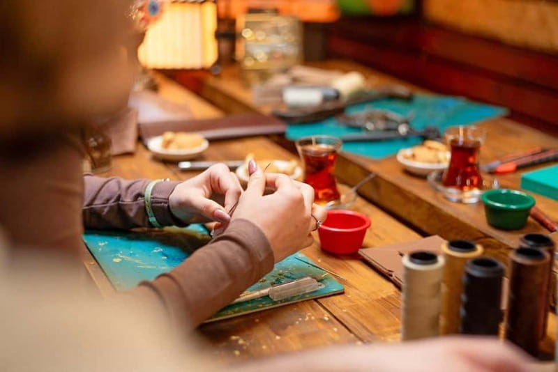 Istanbul: Leather Crafting Workshop with Snacks and Drinks - 3 hours, small group, clear steps