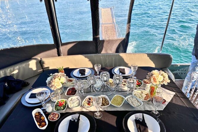 Istanbul: Luxury Private Yacht Cruise on the Bosphorus - The 1-hour Bosphorus loop: your quick panoramic hit list