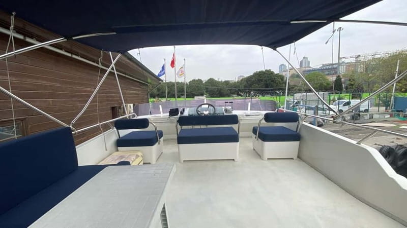 Istanbul: Luxury Yacht on Bosphorus - Price and value: $136 per group up to 10 for a full Bosphorus hour