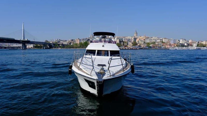 Istanbul: Luxury Yacht on Bosphorus - The Bosphorus route: Dolmabahçe, Ortaköy Mosque, Maiden’s Tower, and the best sea-level angles