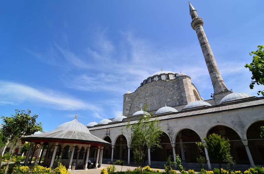 Istanbul: Maiden Tower visit, Istanbul Europe & Asian Tour - Nevmekân Sahil: books, art, and a domed ceiling moment