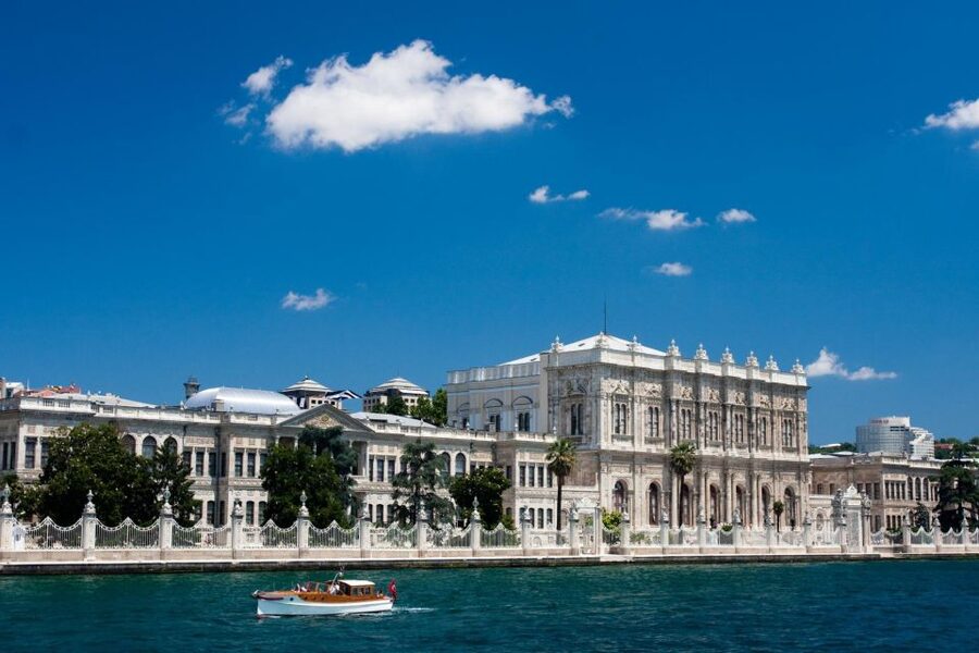 Istanbul: Morning Bosphorus Boat Tour with Spice Bazaar - Morning Logistics: Hotel Pickup and Light Packing