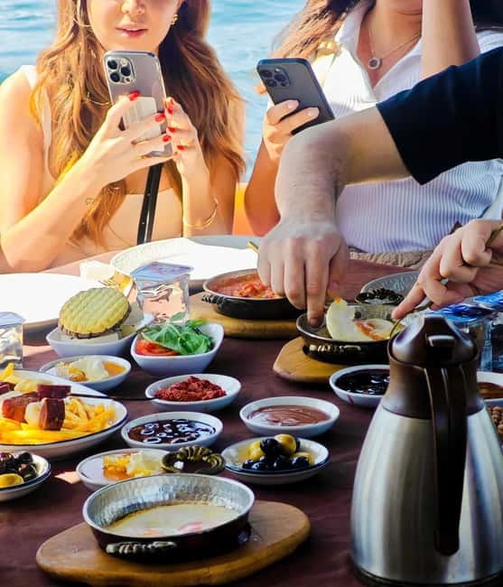 Istanbul: Morning Bosphorus Yacht Cruise w/Turkish Breakfast - What You’ll See: Dolmabahçe to Maiden’s Tower in One Morning