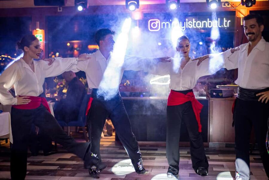 Istanbul: New Year's Eve Bosphorus Cruise Dinner & Party2027 - Nightlife Views: Famous Names Along the Waterfront