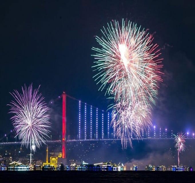 Istanbul: New Year's Eve Bosphorus Dinner Cruise Party 2027 - Dinner that doesn’t force a single moment: eating while the party runs