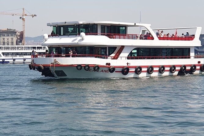 Istanbul Old City And Sunset Bosphorus Cruise Tour - Morning start in Istanbul: pickup, timing, and what to expect