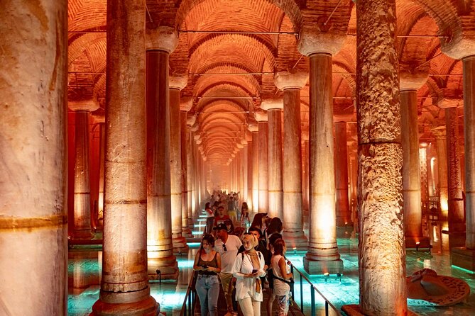 Istanbul Old City: Basilica Cistern - Blue Mosque - Grand Bazaar - Hippodrome and Sultanahmet Square: small stops, big context