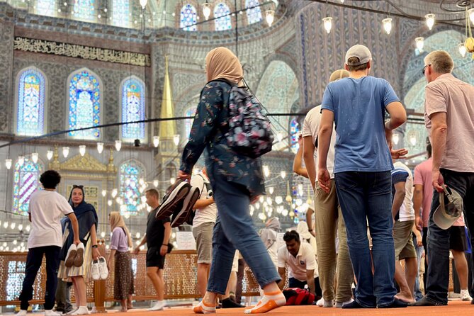 Istanbul Old City: Basilica Cistern - Blue Mosque - Grand Bazaar - Blue Mosque access and the Istanbul you notice with your eyes