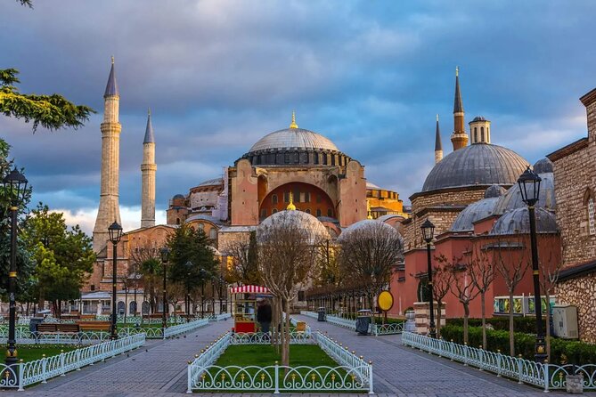 Istanbul Old City Guided Walking Tour - Topkapi Palace: power, not just palace prettiness