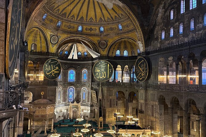 Istanbul Old City Highlights and Hidden Gems Tour - Basilica Cistern: the underground stop that changes the pace