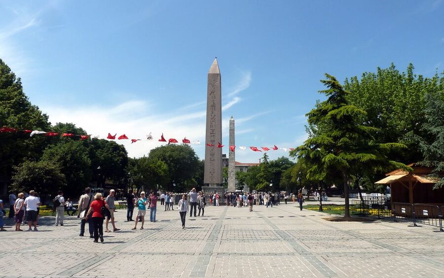 Istanbul Old City to Grand Bazaar Tour - Passing through everyday Istanbul, including Ortaköy Mosque