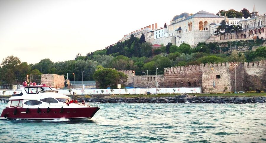 Istanbul: Old City Tour and Luxury Sunset Bosphorus Cruise - German Fountain and the Blue Mosque: where detail matters