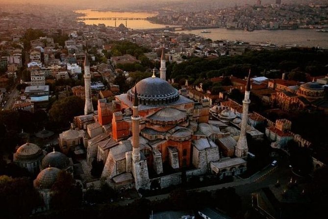 Istanbul Old City Tour From Galataport or Hotels - Your day starts at the Hippodrome: Constantinople’s sport arena in 30 minutes
