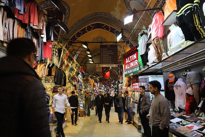 Istanbul: Old City Tour Full Day with Lunch - Topkapi Palace: Big Imperial Rooms, But Watch the Tuesday Closure