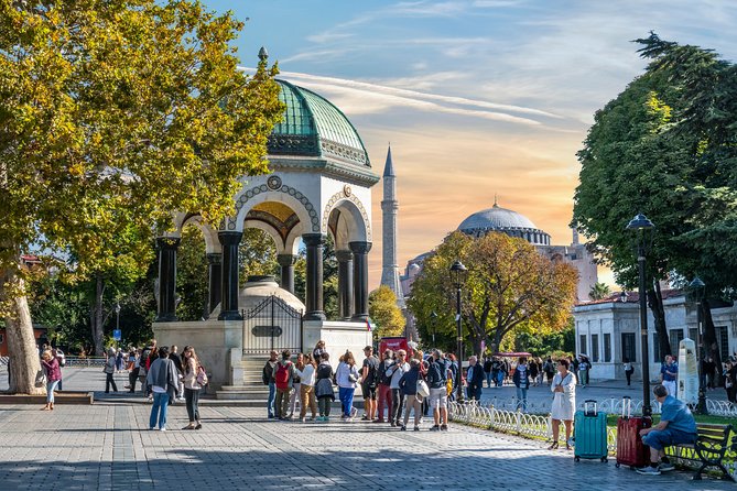 Istanbul: Old Town, Blue Mosque, Hippodrome & Hagia Sophia - Group size, sound, and the reality of crowded sites