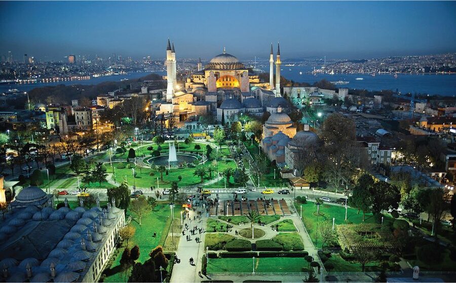 Istanbul: Old Town Highlights Tour & Bosphorus Cruise - Grand Bazaar: shopping time with a smart fallback