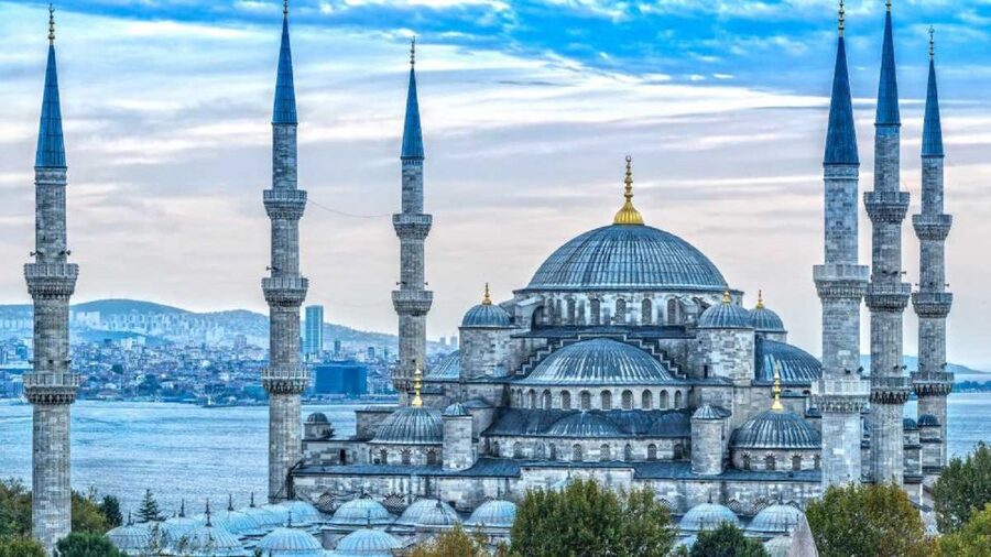Istanbul: Old Town Tour and Bosphorus Lunch Cruise - Old City Morning: From the Hippodrome to the Blue Mosque