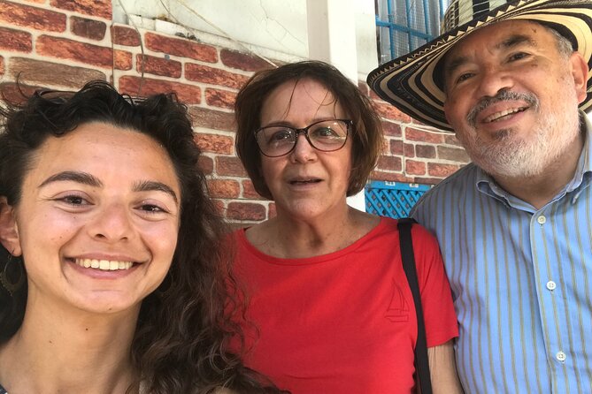 Istanbul Old Town Tour: Classics, Highlights & Hidden Gems - Grand Bazaar: a guided shopping walk plus a coffee-and-dessert finish