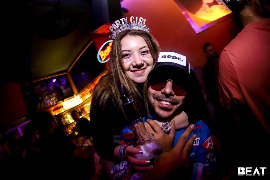 Istanbul: Party Pub Crawl with Party Bus - Meeting Bar Icebreakers: Raki Shots and the Game Plan