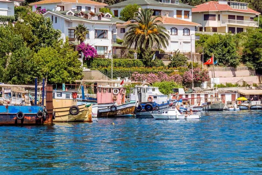 Istanbul Prince Island Cruise with Lunch & Free Time - Boat Comfort and the Audio Guide (What You’ll Hear)