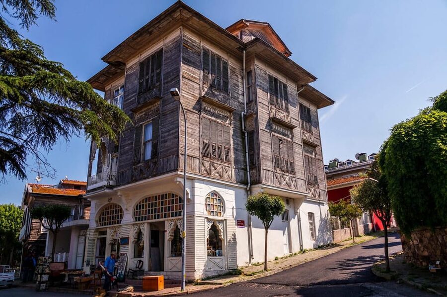 Istanbul Princes island Tour visiting 2 island - The Private Boat Ride Over the Marmara Sea