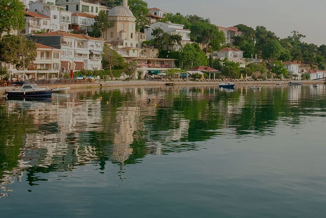 Istanbul Princes’ Islands Boat Trip with Lunch - Heybeliada Island: Short Time, Strong Architecture Feel