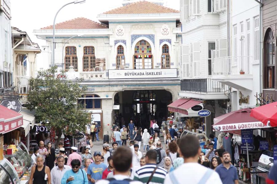Istanbul Princes Islands Tour by Private Boat Pickup & Lunch - Kınalıada first: 1 hour to walk, look, and reset