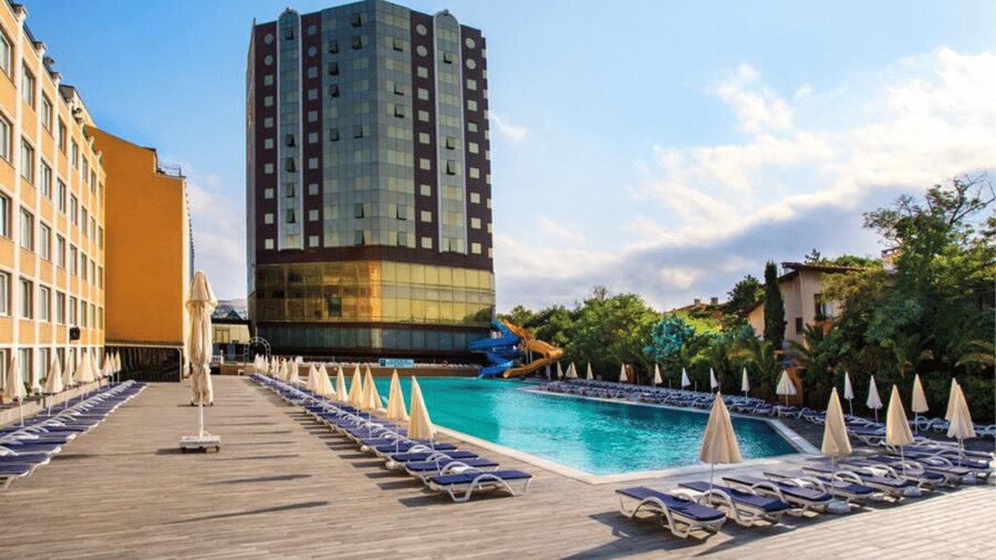 Istanbul: Princess Island Swimming Tour and Aquapark - Return Cruise to Ahirkapi Pier and Golden Hour Views