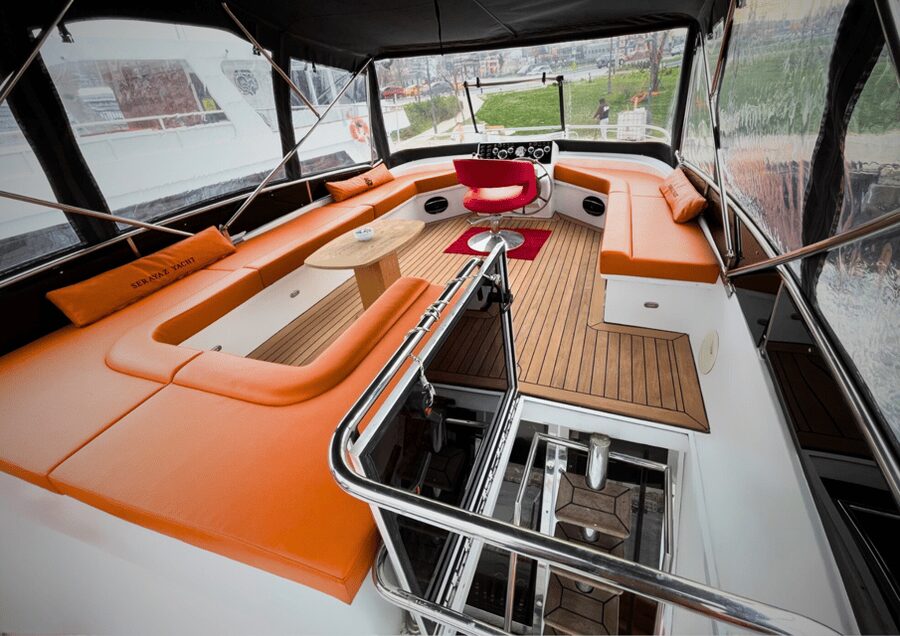 Istanbul: Private Bosphorus Cruise on Luxury Yacht - Inside the Yacht: Comfort, Service, and Photo-Friendly Control