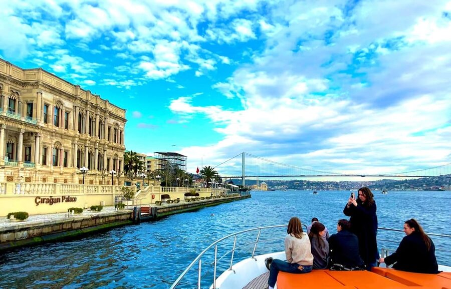 Istanbul: Private Bosphorus Cruise on Luxury Yacht - Meeting Point in Karaköy: How to Avoid the Dock Stress