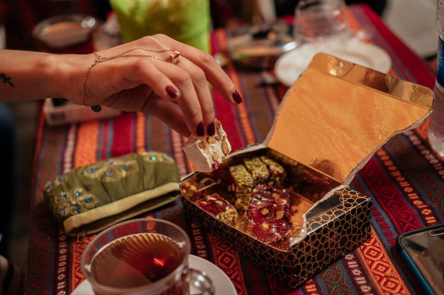 Istanbul: Private Guided Food Tour with 10 Tastings - Turkish Delight, Durum, and the 10-Tasting Flavor Mix