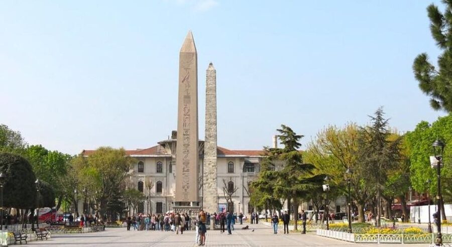 Istanbul: Private Guided Walking Tour - Hagia Sophia: seeing the building with context