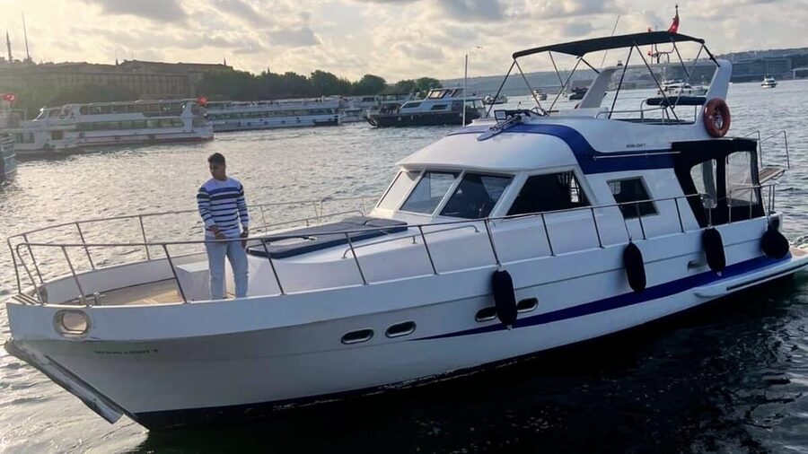 İstanbul:Private Luxury Yacht on Bosphorus 14 Meter(46 feet) - Why a 14-meter private yacht on the Bosphorus feels worth it