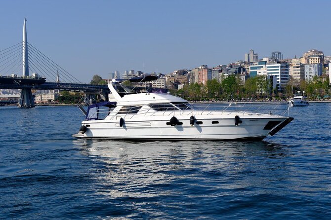 Istanbul Private Luxury Yacht on Bosphorus - A One-Hour Private Yacht Ride on the Bosphorus
