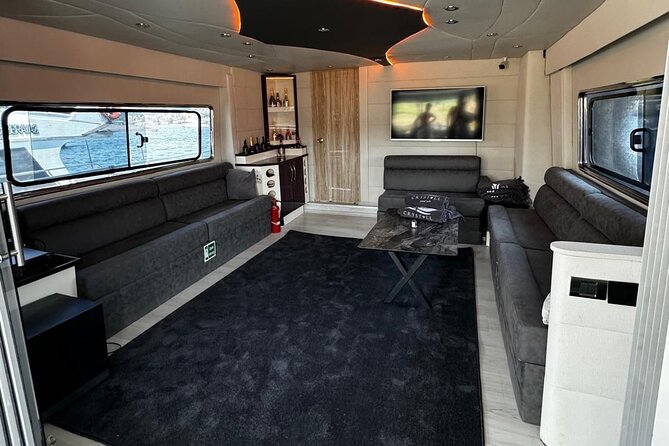 Istanbul Private Luxury Yacht on Bosphorus 25 Meter 82 Feet - Food, drinks, and the comfort extras that matter