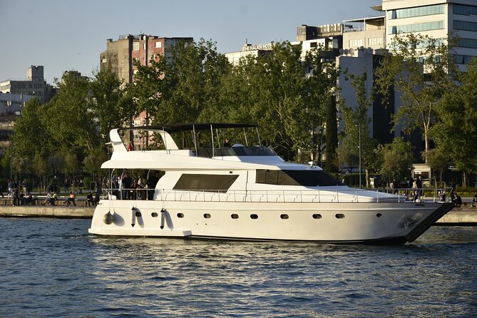 Istanbul Private Luxury Yacht on Bosphorus 25 Meter 82 Feet - Should you book the Istanbul private luxury yacht?