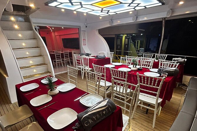 Istanbul Private Luxury Yacht on Bosphorus 25 Meter 82 Feet - The yacht setup: 25m luxury, 3+1 cabins, and real comfort