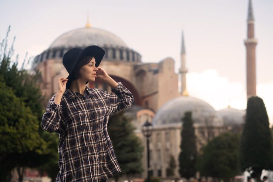 Istanbul: Private photoshoot at Hagia Sophia&Blue Mosque - Key moments you will care about